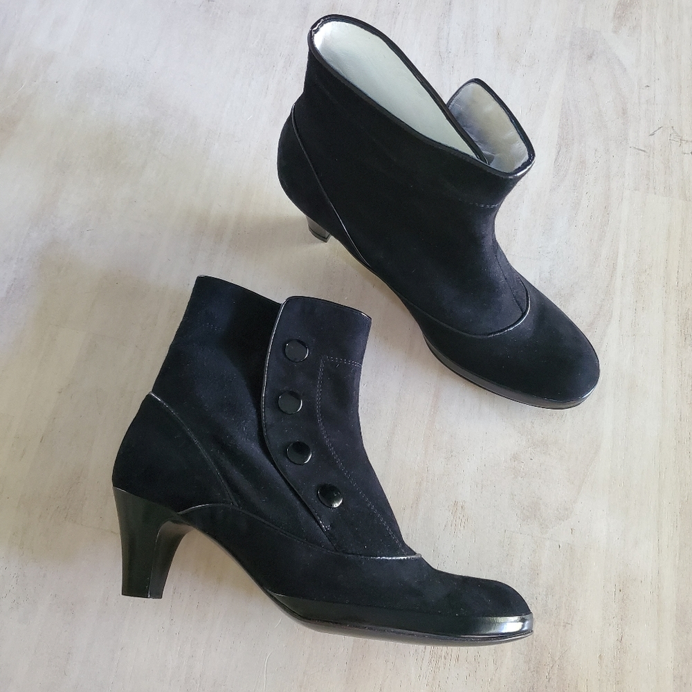 NWOT MARC JACOBS suede bootie missing heel cap… easily fixed by a cobbler